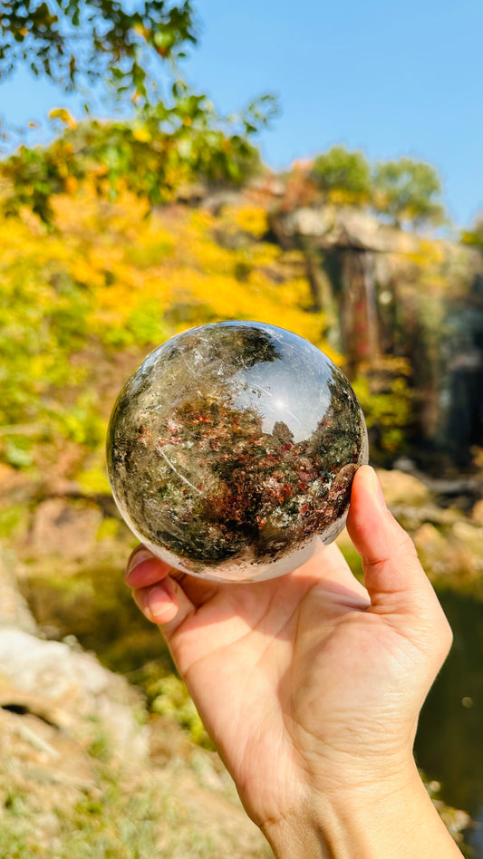 Garden quartz sphere